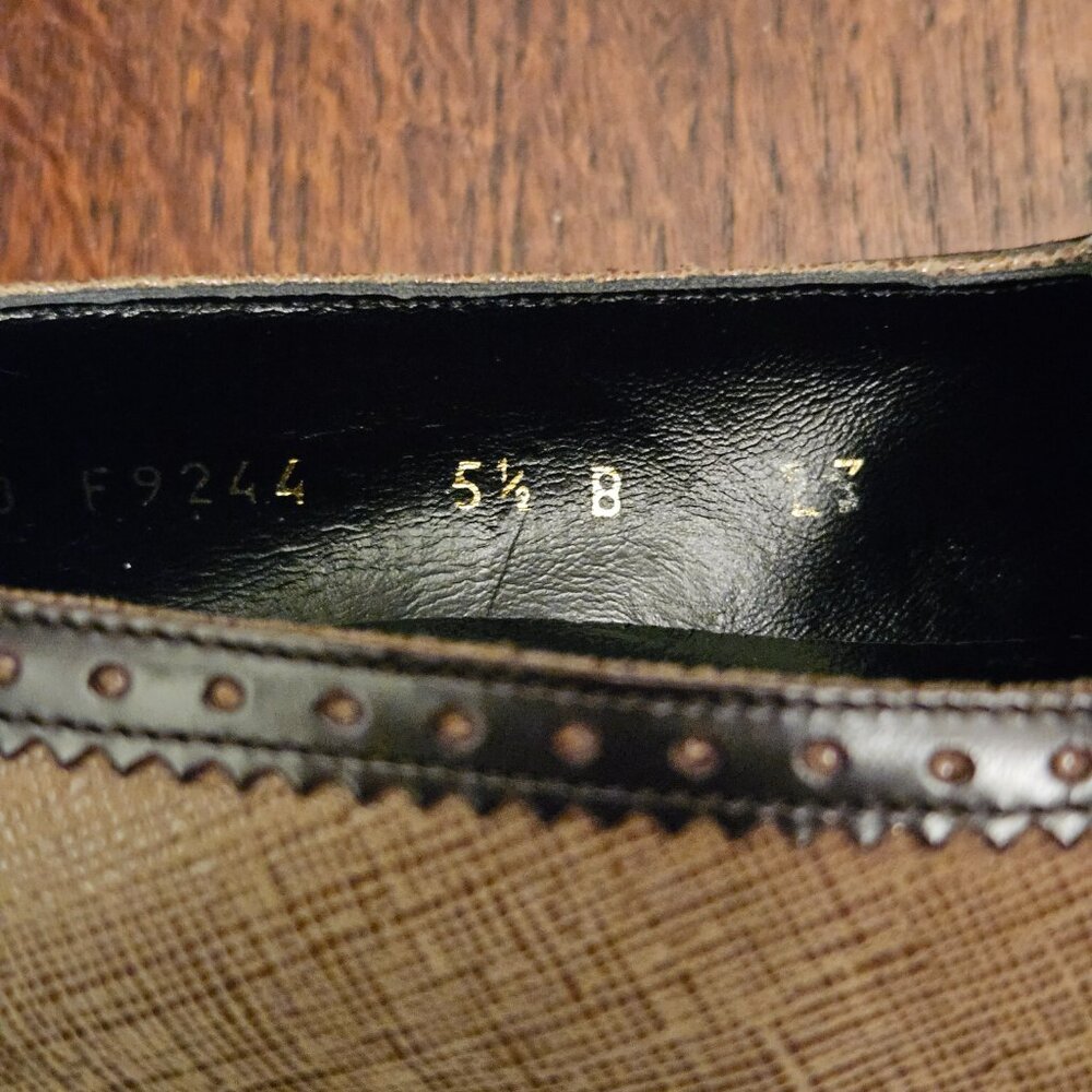 Vintage Cole Haan Loafers. Handmade in Itay. 2.5" Heel. Size 5 1/2 - Picture 4 of 6